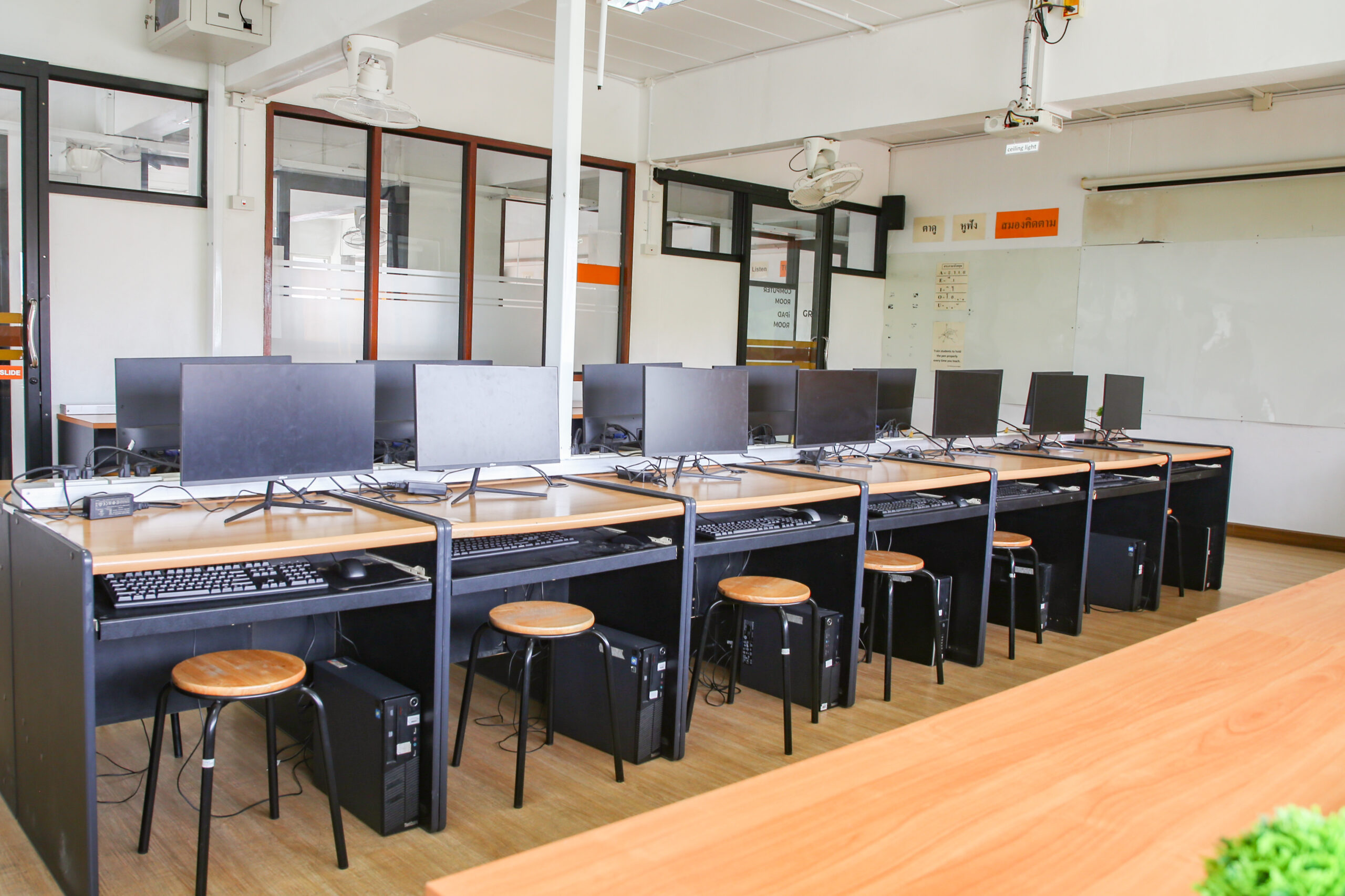 Computing, iPad, and AI Lab